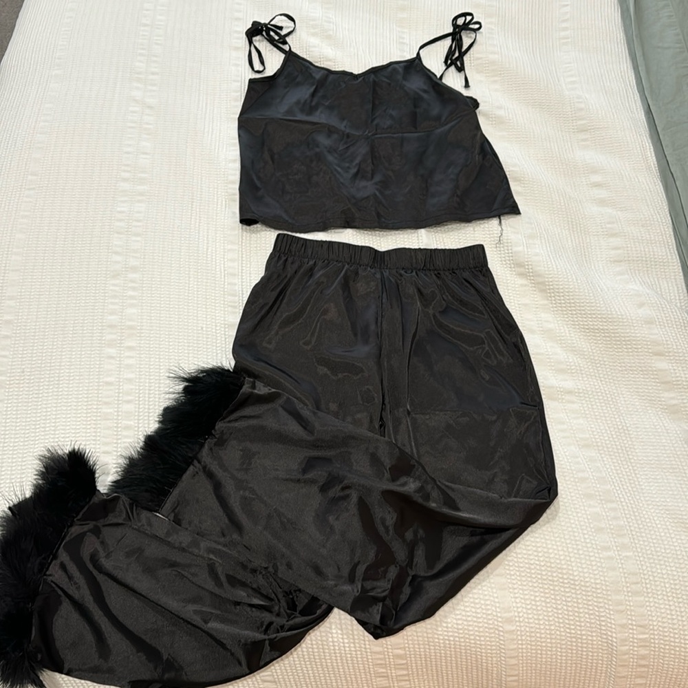 black sleep set in size medium